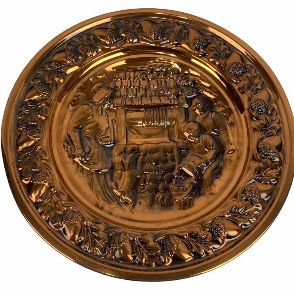 Vintage Coppercraft Guild Round Wall Hanging Water‎ Well Scene Acorns Embossed